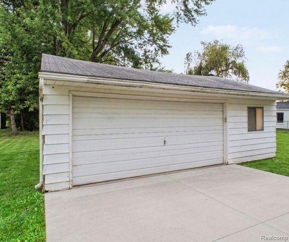 5082 N Center Road, Genesee Charter Township, MI 48506