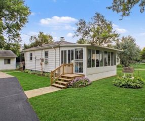 5082 N Center Road, Genesee Charter Township, MI 48506