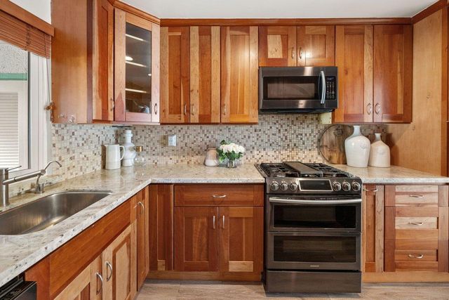 2625 Duhallow Way, South San Francisco, CA 94080