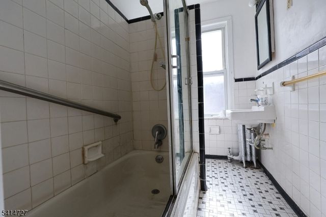 741 Highland Ave, Newark City, NJ 07104