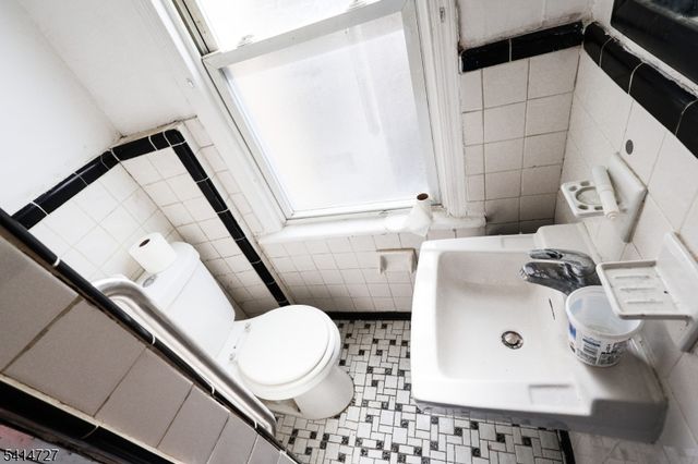 741 Highland Ave, Newark City, NJ 07104