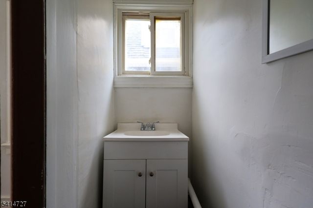 741 Highland Ave, Newark City, NJ 07104