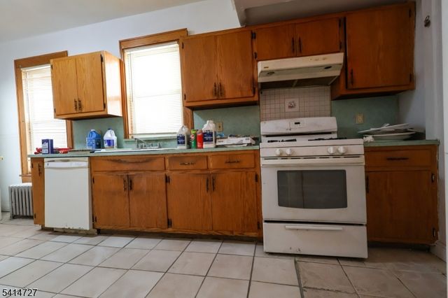 741 Highland Ave, Newark City, NJ 07104