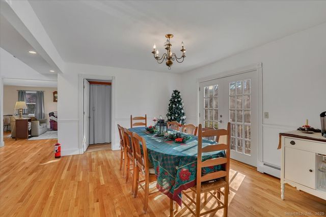 17 Flynn Lane, Middletown, CT 06457