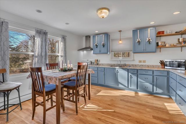 17 Flynn Lane, Middletown, CT 06457