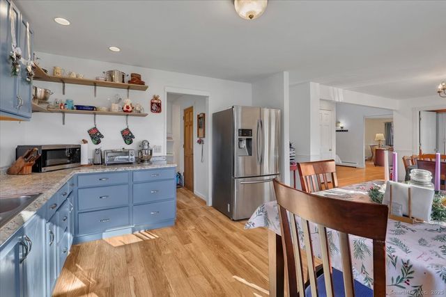 17 Flynn Lane, Middletown, CT 06457