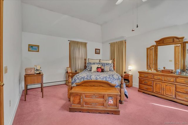 17 Flynn Lane, Middletown, CT 06457