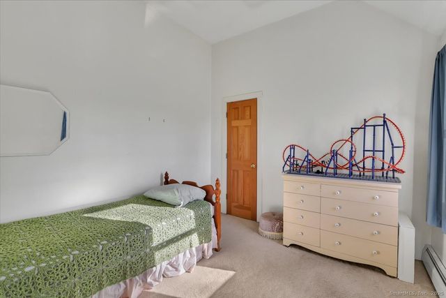 17 Flynn Lane, Middletown, CT 06457