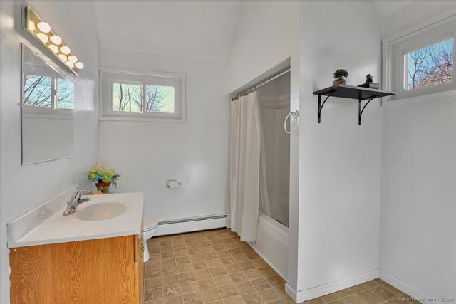 17 Flynn Lane, Middletown, CT 06457