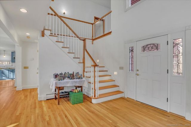 17 Flynn Lane, Middletown, CT 06457