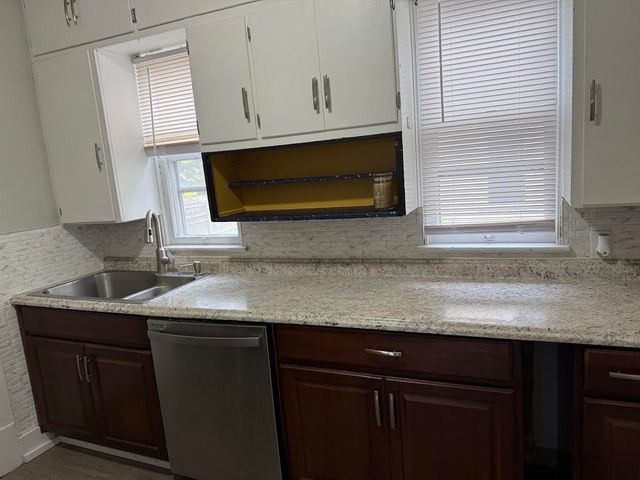 913 Bryant Street, Kalamazoo, MI 49001