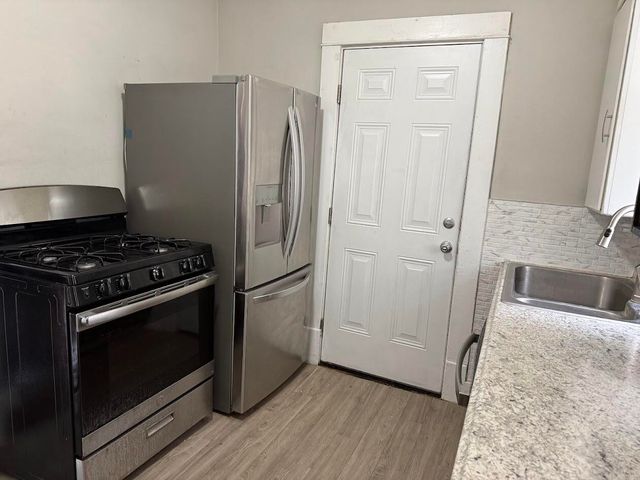 913 Bryant Street, Kalamazoo, MI 49001