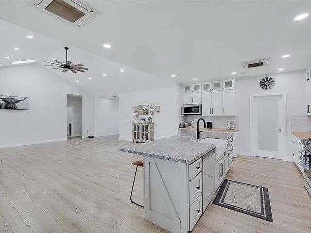 6217 Sandstone Ln, Browns Valley, CA 95918