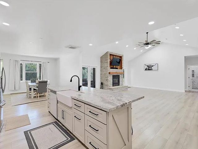 6217 Sandstone Ln, Browns Valley, CA 95918