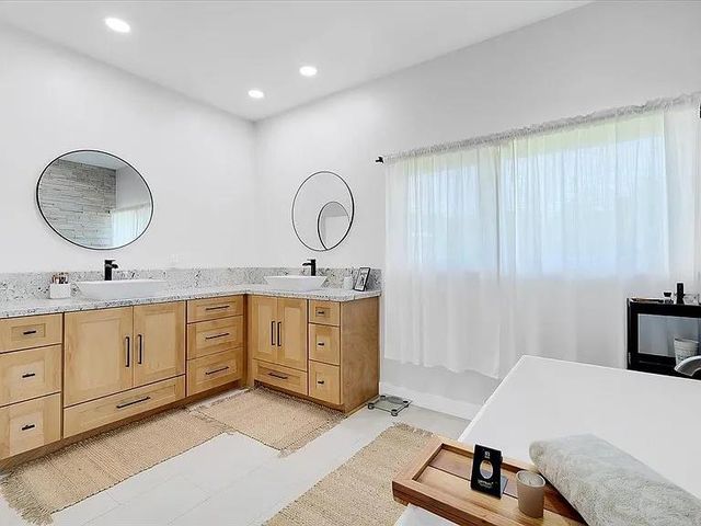 6217 Sandstone Ln, Browns Valley, CA 95918