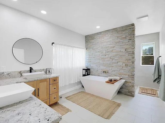 6217 Sandstone Ln, Browns Valley, CA 95918