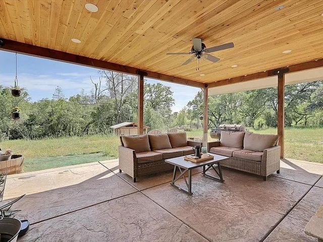 6217 Sandstone Ln, Browns Valley, CA 95918