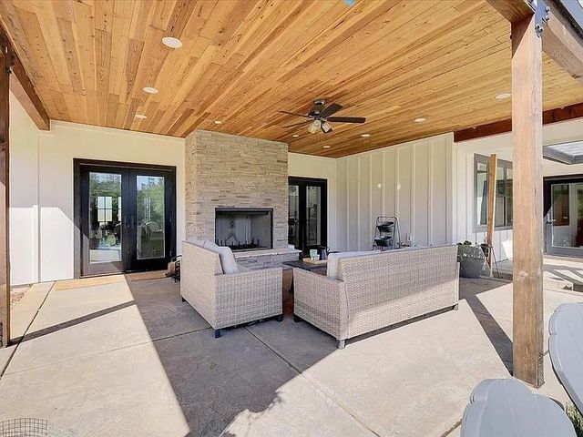 6217 Sandstone Ln, Browns Valley, CA 95918