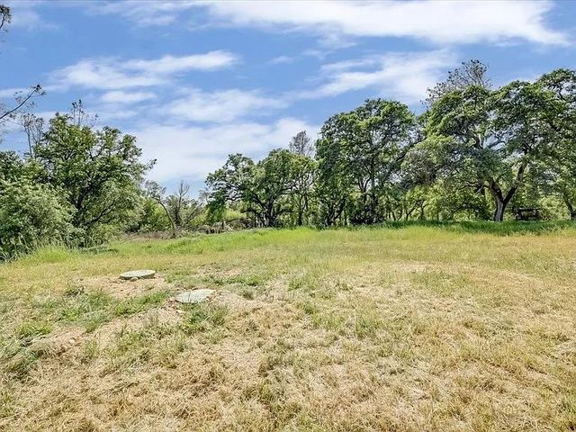 6217 Sandstone Ln, Browns Valley, CA 95918