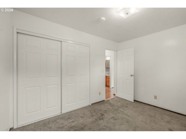 448 Ne 10TH St, Newport, OR 97365