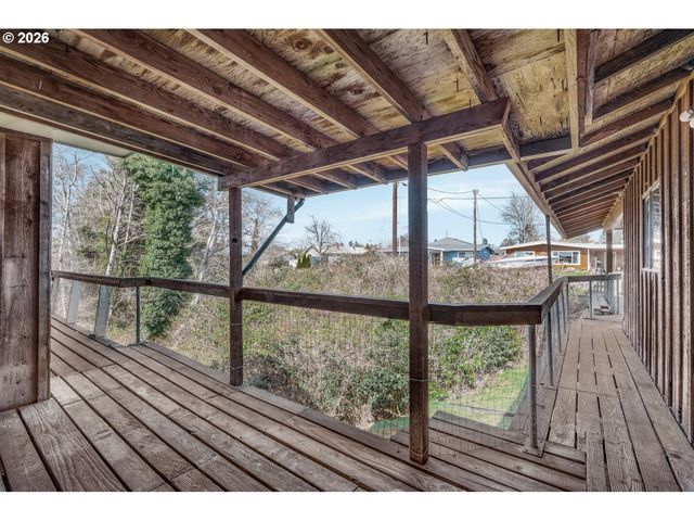 448 Ne 10TH St, Newport, OR 97365