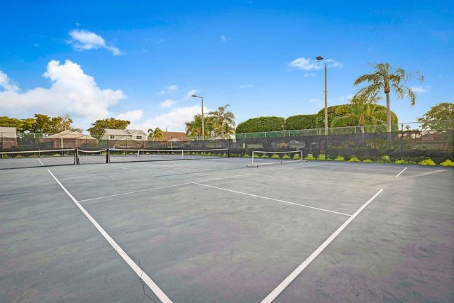 7852 Lake Champlain Court, Delray Beach, FL 33446