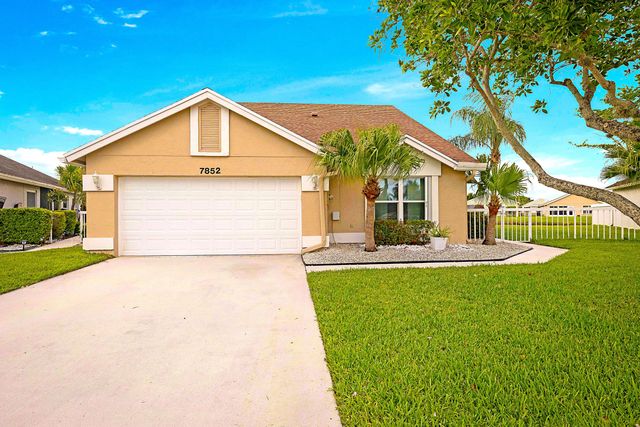 7852 Lake Champlain Court, Delray Beach, FL 33446