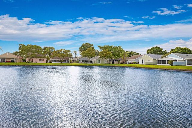 7852 Lake Champlain Court, Delray Beach, FL 33446