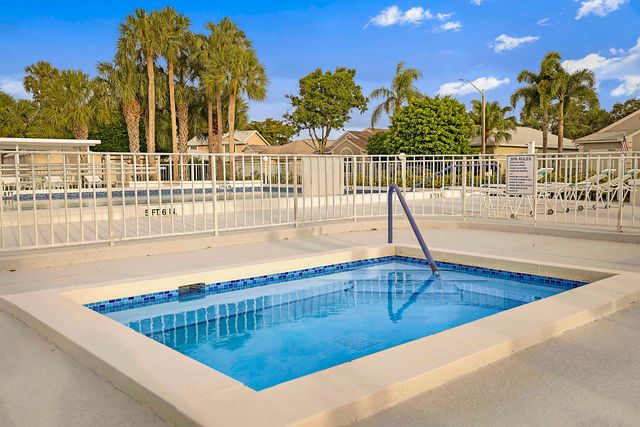 7852 Lake Champlain Court, Delray Beach, FL 33446