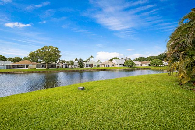 7852 Lake Champlain Court, Delray Beach, FL 33446
