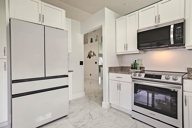 7852 Lake Champlain Court, Delray Beach, FL 33446