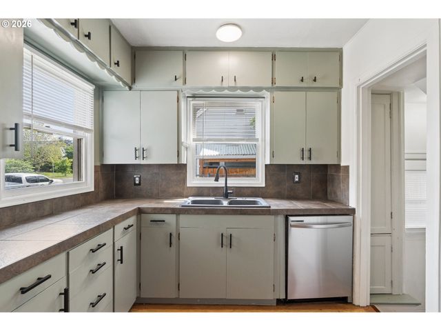 7215 N DENVER Ave, Portland, OR 97217