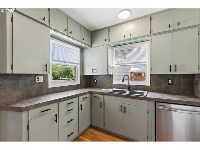 7215 N DENVER Ave, Portland, OR 97217