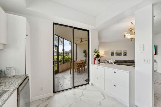 7546 La Paz Boulevard 105, Boca Raton, FL 33433