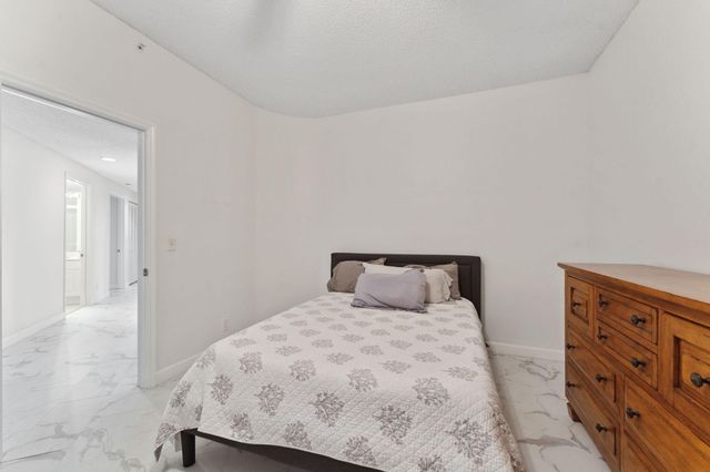 7546 La Paz Boulevard 105, Boca Raton, FL 33433