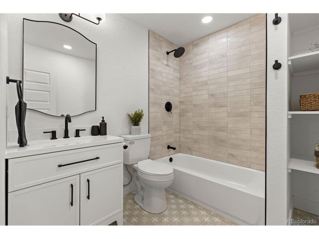 5051 W Geddes Cir, Littleton, CO 80128