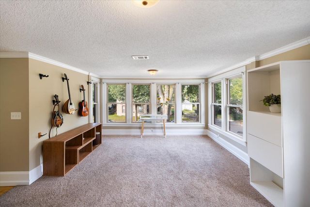 1001 26th Avenue NE, Minneapolis, MN 55418