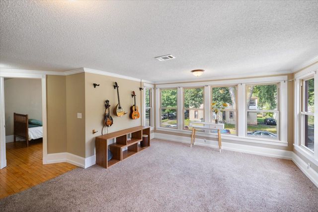 1001 26th Avenue NE, Minneapolis, MN 55418