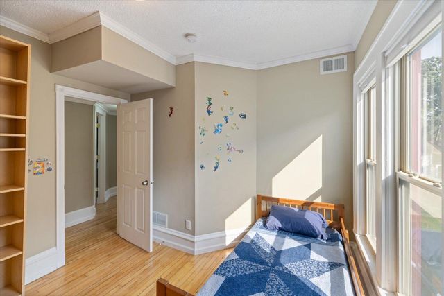 1001 26th Avenue NE, Minneapolis, MN 55418