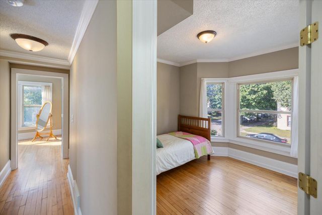 1001 26th Avenue NE, Minneapolis, MN 55418