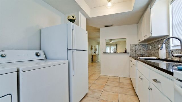 7811 43RD AVENUE DRIVE W 19-A, Bradenton, FL 34209