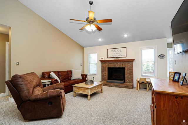 3731 Peachtree Circle, Manhattan, KS 66503