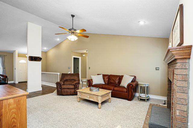 3731 Peachtree Circle, Manhattan, KS 66503