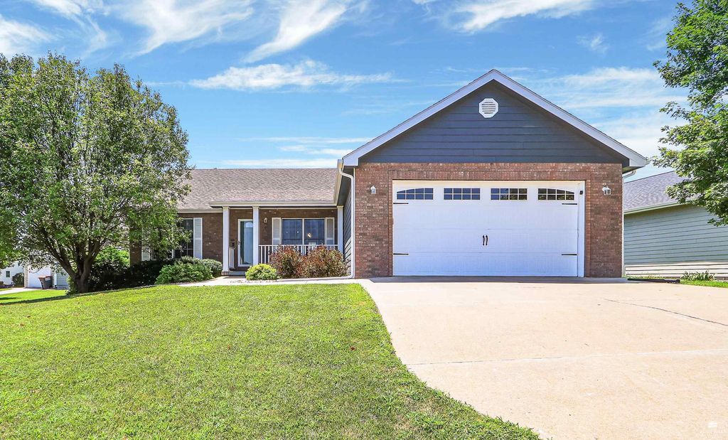 3731 Peachtree Circle, Manhattan, KS 66503