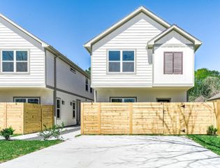 2018 Hampton Street A B, Houston, TX 77088