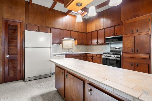 2435 BROADVUE AVENUE, Eustis, FL 32726