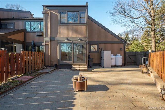 110 Round Hill Road, Dobbs Ferry, NY 10522