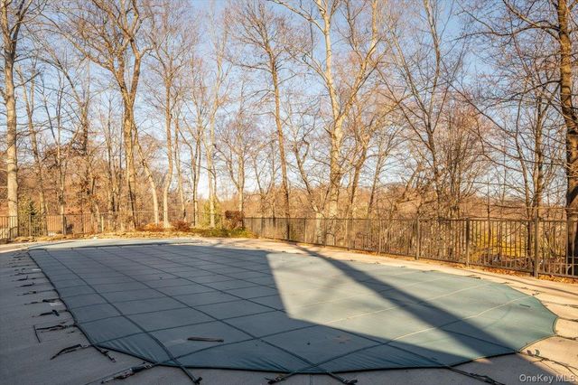 110 Round Hill Road, Dobbs Ferry, NY 10522