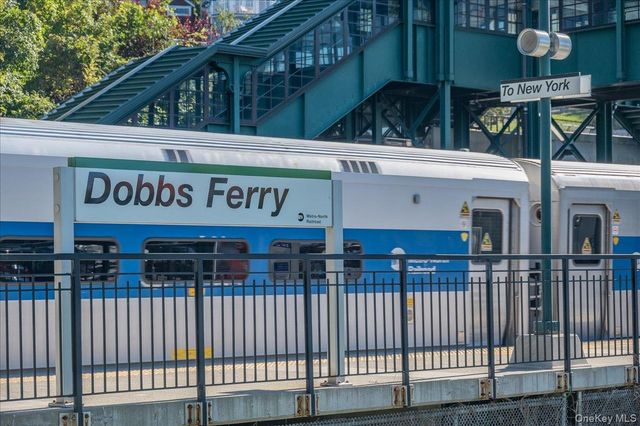 110 Round Hill Road, Dobbs Ferry, NY 10522