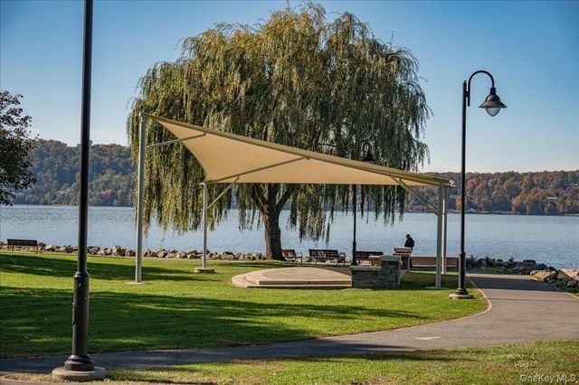 110 Round Hill Road, Dobbs Ferry, NY 10522